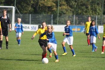 Rohda76.meisjesvoetbal.B 1024x683